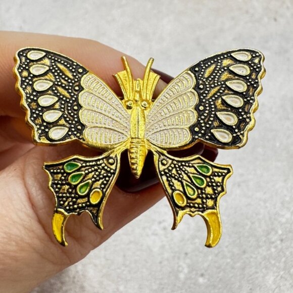 🦋 Lightweight Gold Enamel Butterfly Brooch Articulated Look - Picture 1 of 7